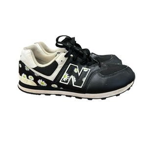 New Balance 574 Daisy woman’s 6.5 black white yellow flowers walking sneakers